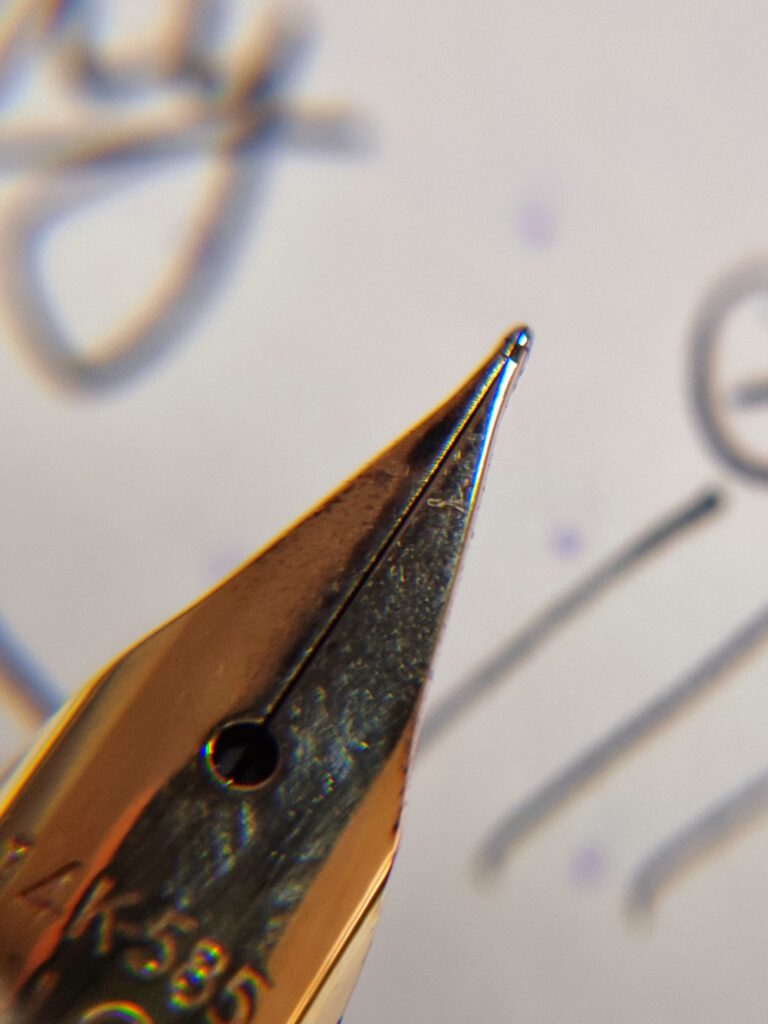 Pilot Elite E95S - EF nib, zoom in on the tip
