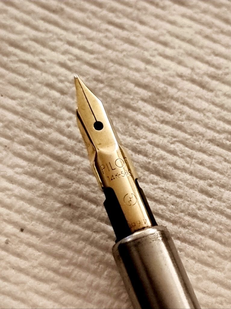 Nib zoom-in - Pilot Capless 1966