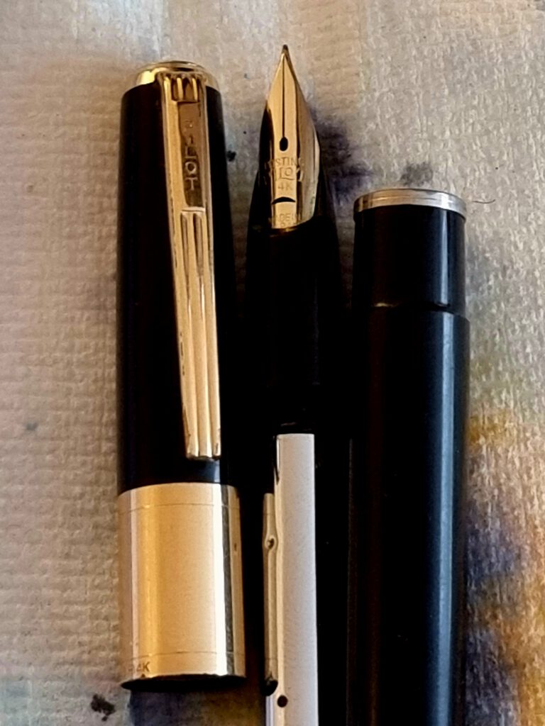 PILOT SUPER 200 open zoom-in