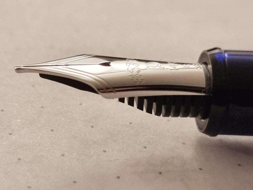 Platinum C3776 Blue - 14K B - Nib Sideview