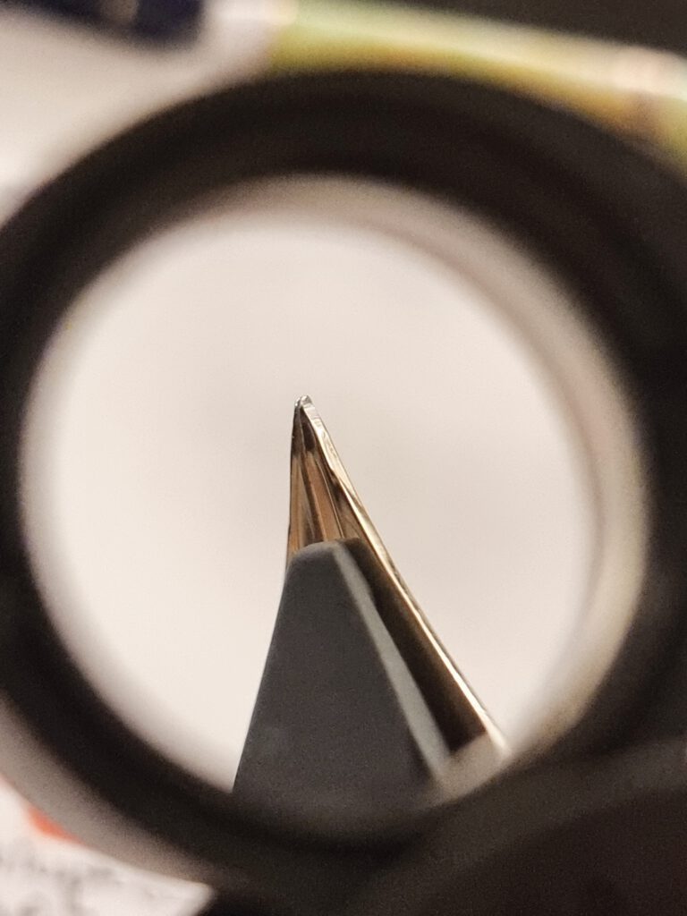 Platinum C3776 White - 14k UEF - 14K UEF - Nib 3-4 Underview - Magnifier