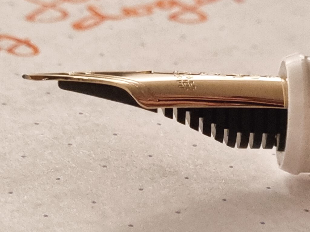 Platinum C3776 White - 14K UEF - Nib Sideview