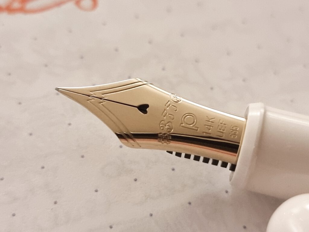 Platinum C3776 White - 14k UEF - Nib Overview